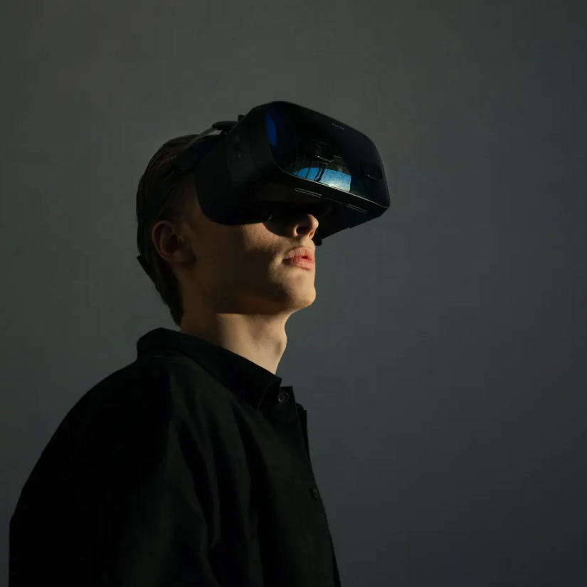 Varjo VR-3を装着したモデル